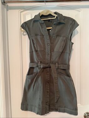 BNWT Paige Sleeveless Button-Front Utility Dress with Tie Belt - Olive
